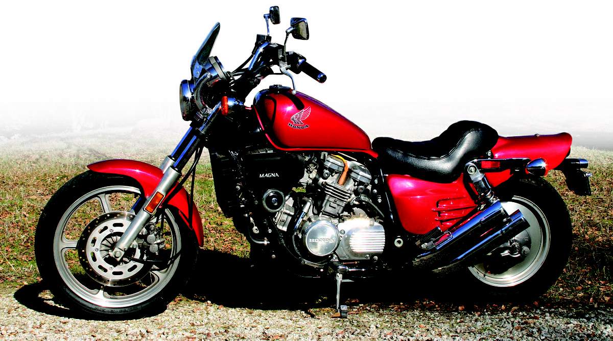 Honda VF 700C Magna