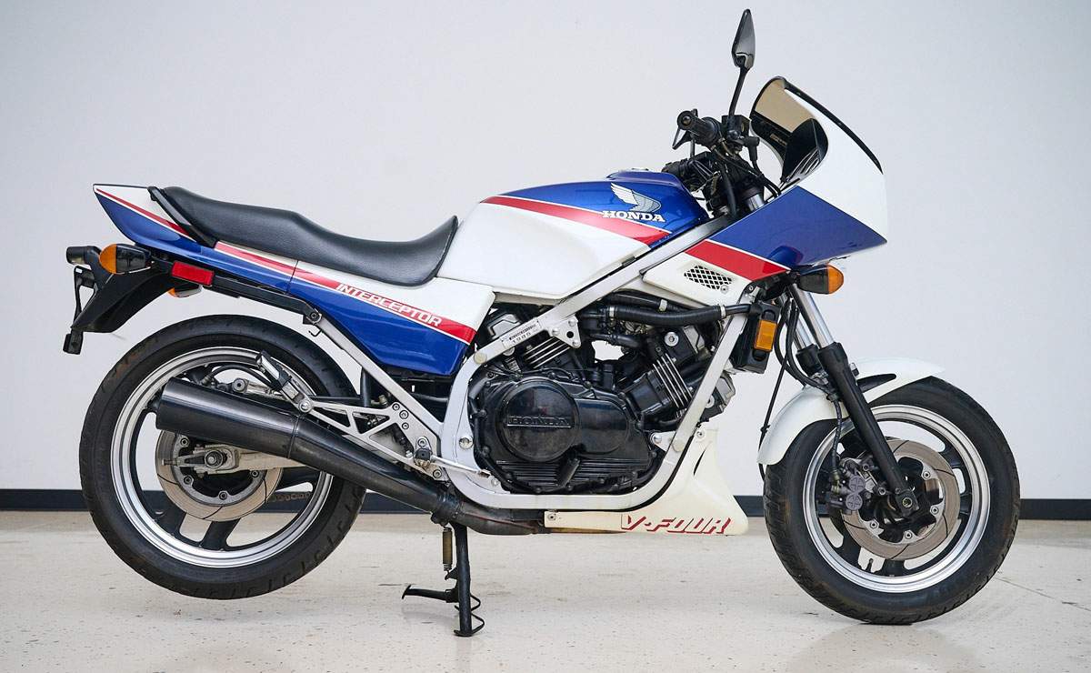 Honda VF 700F Interceptor