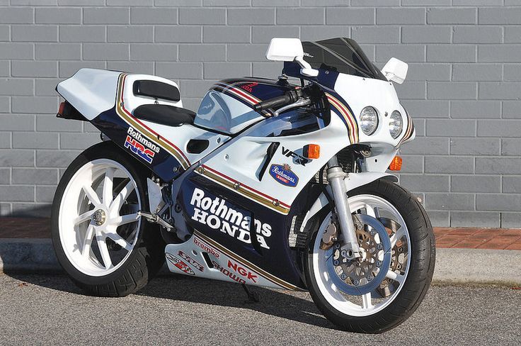 Honda VFR 750R RC30 Rothmans Replica