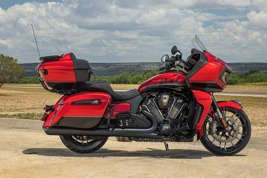Indian Pursuit Dark Horse