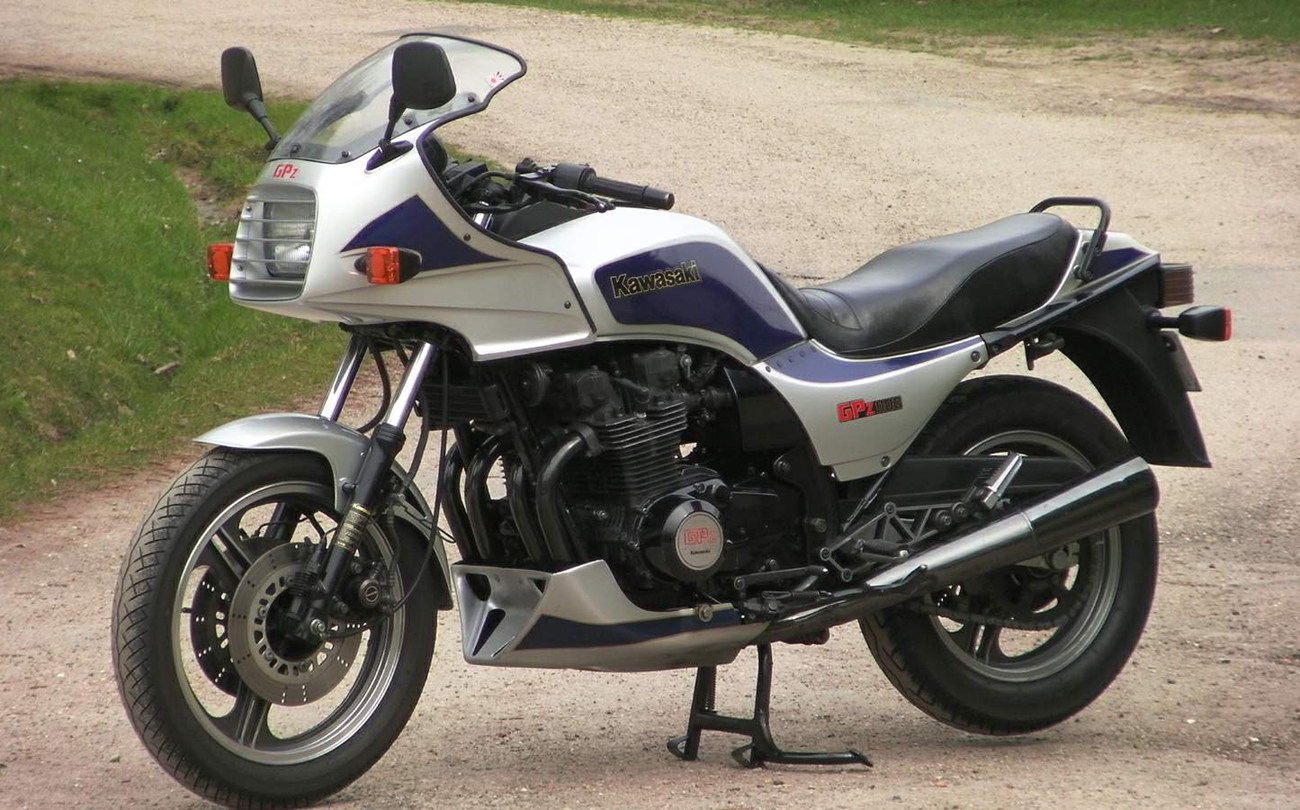 Kawasaki GPz 1100 / ZX1100 A-2