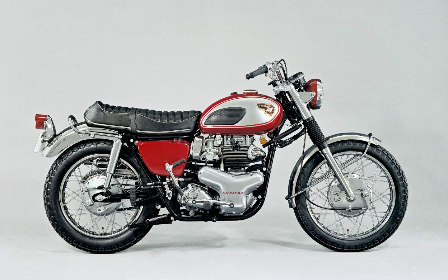 Kawasaki W2 650