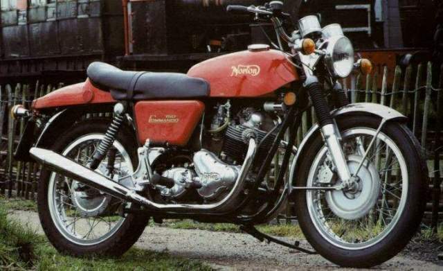 Norton Commando 750 Fastback