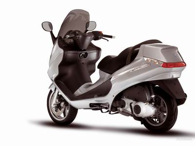 Piaggio X8 250