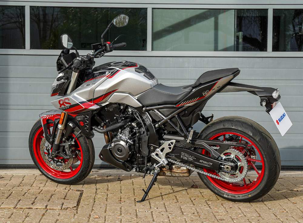 Suzuki GSX-S 8