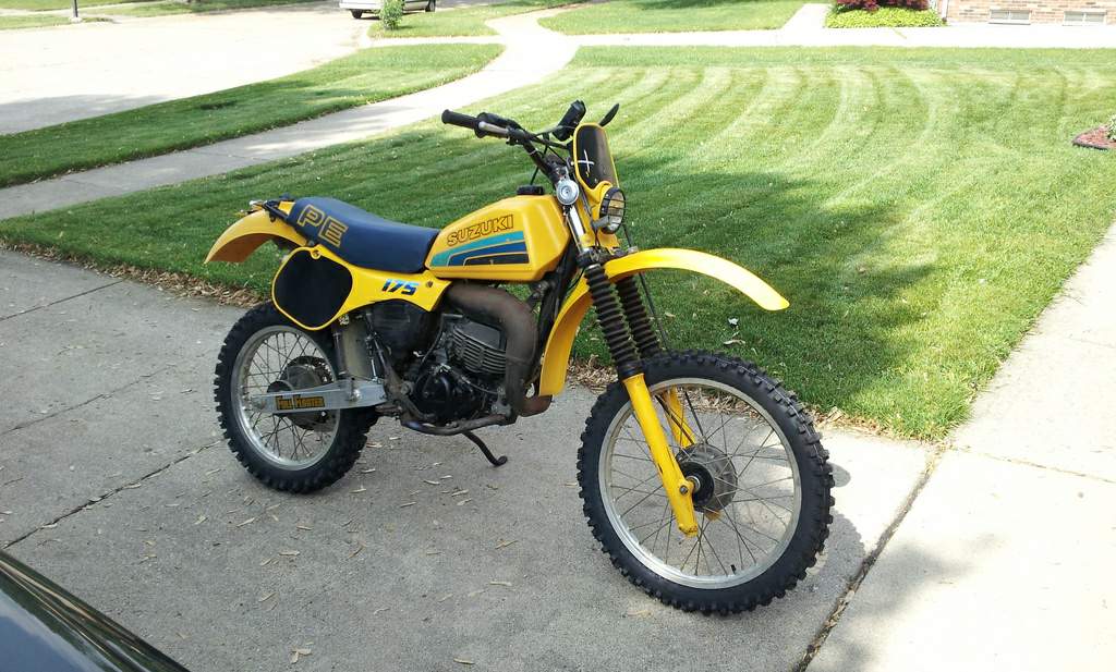 Suzuki PE 175
