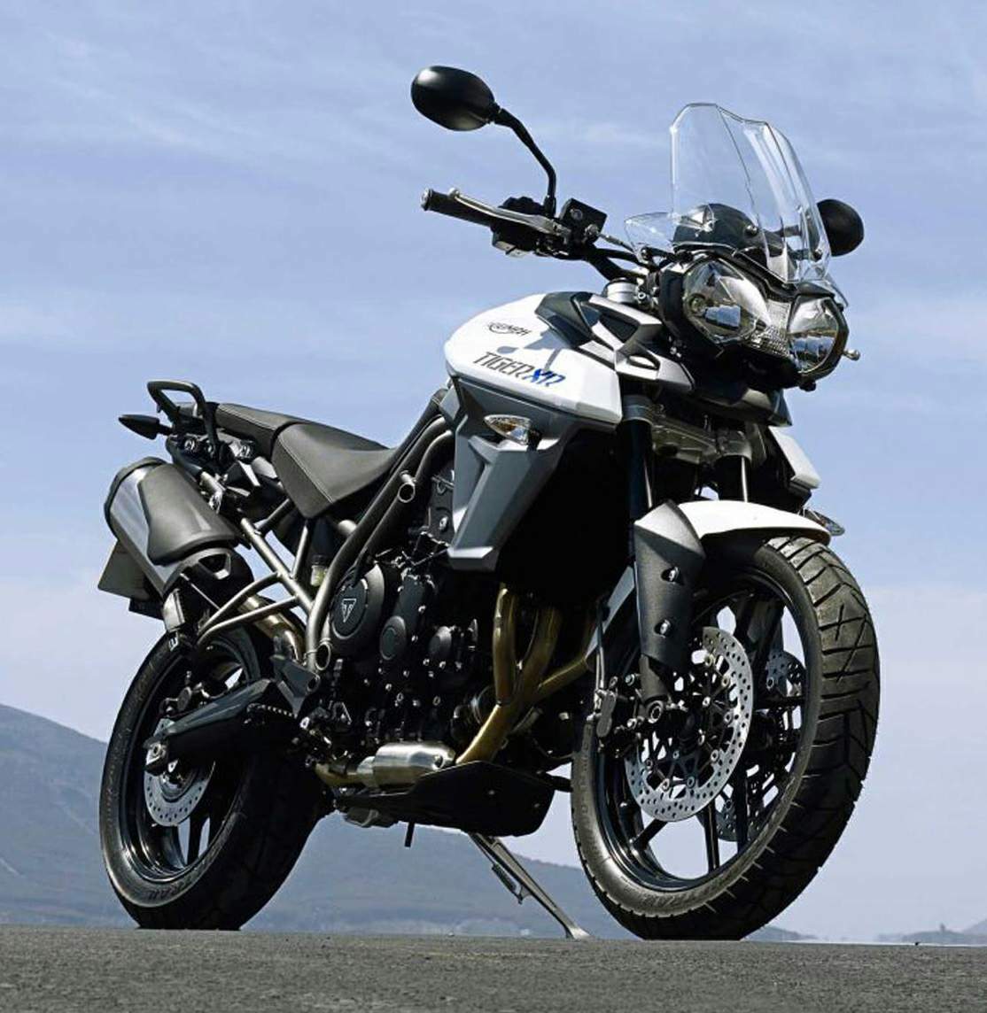 Triumph Tiger 800 XR x