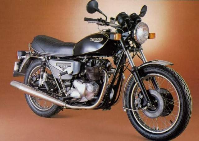 Triumph TSS 750