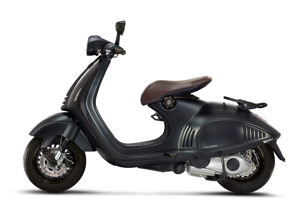 Vespa 946 Emporio Armani 125