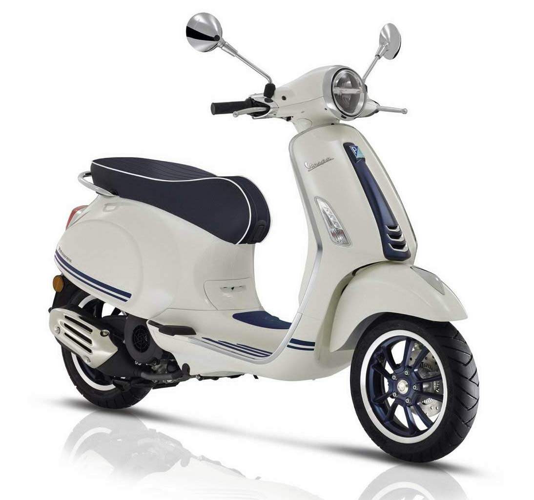 Vespa Primavera 150 Yacht Club