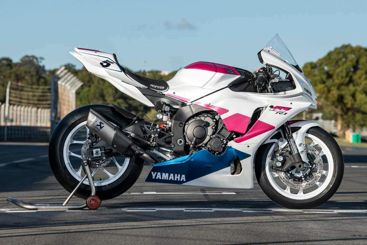 Yamaha YZF 1000 R1 Piro Replica